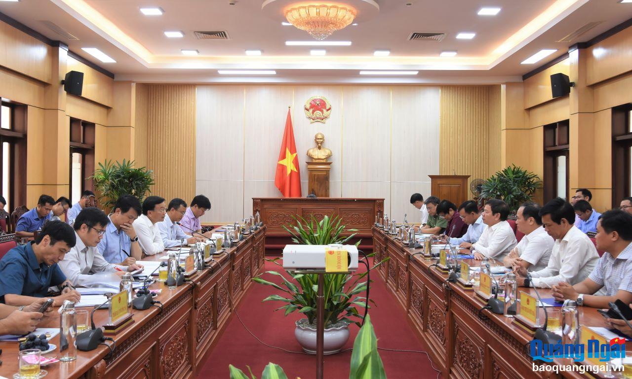 Bộ Giao thông vận tải làm việc với tỉnh Quảng Ngãi về dự án cao tốc Bắc - Nam phía đông