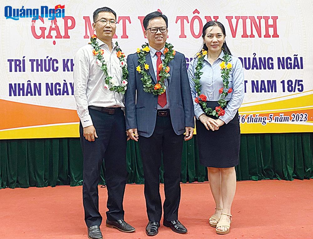 Công ty CP Lọc hóa dầu Bình Sơn có 3 cá nhân được vinh danh “Trí thức khoa học và công nghệ tiêu biểu tỉnh” năm 2023.   