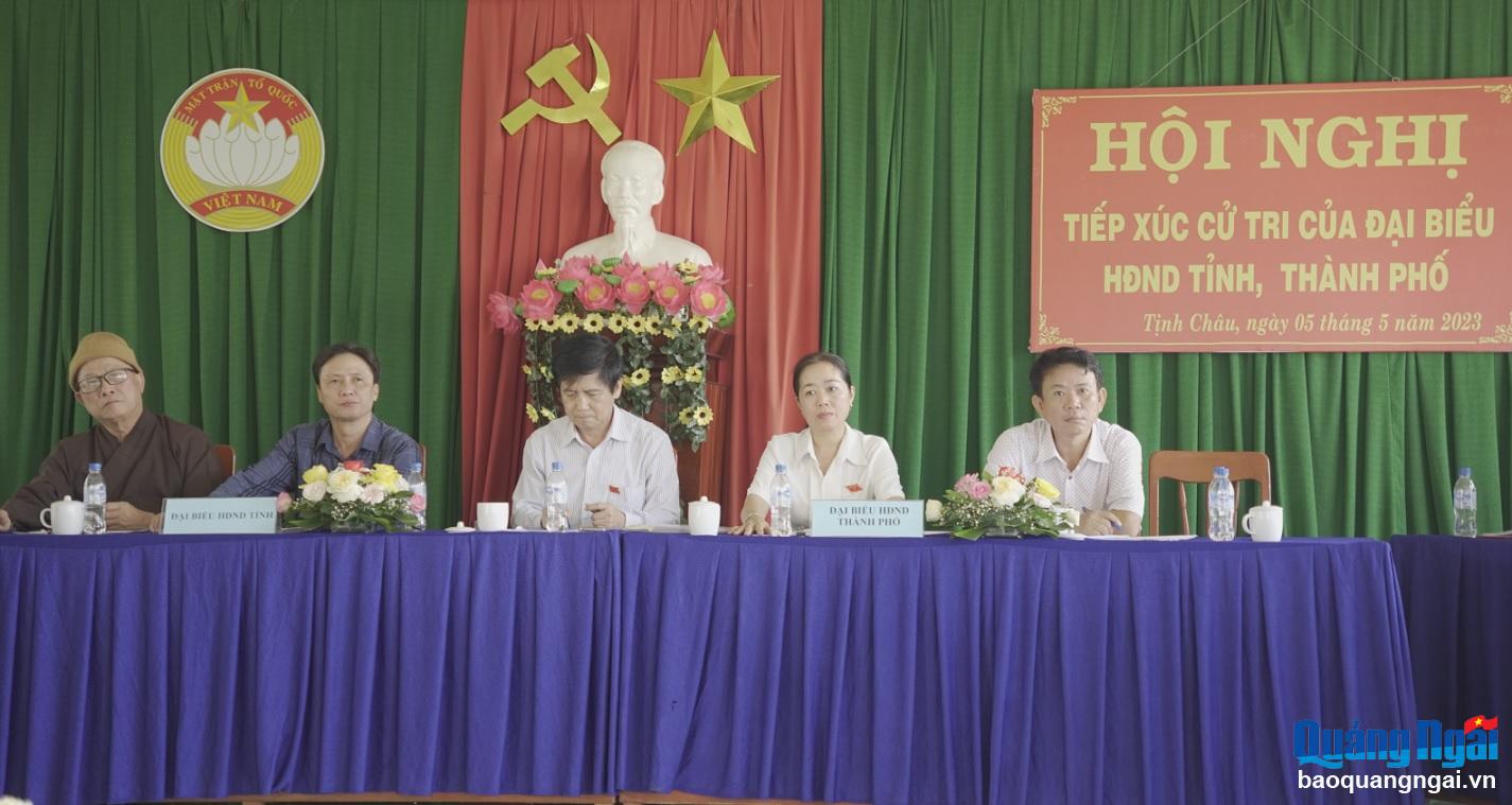 Đại biểu HĐND tỉnh và TP.Quảng Ngãi tiếp xúc cử tri tại xã Tịnh Châu 