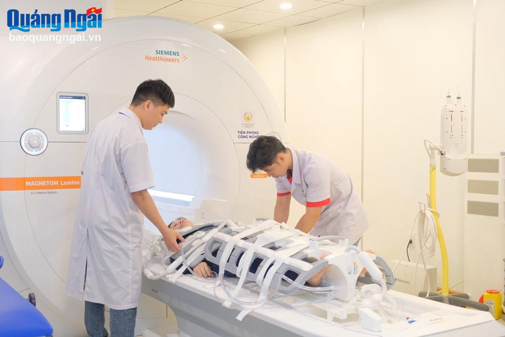 Chụp MRI toàn thân, tầm soát sớm ung thư, đột quỵ trên máy MRI 3.0 Tesla Lumina tại Thiện Nhân Hospital.