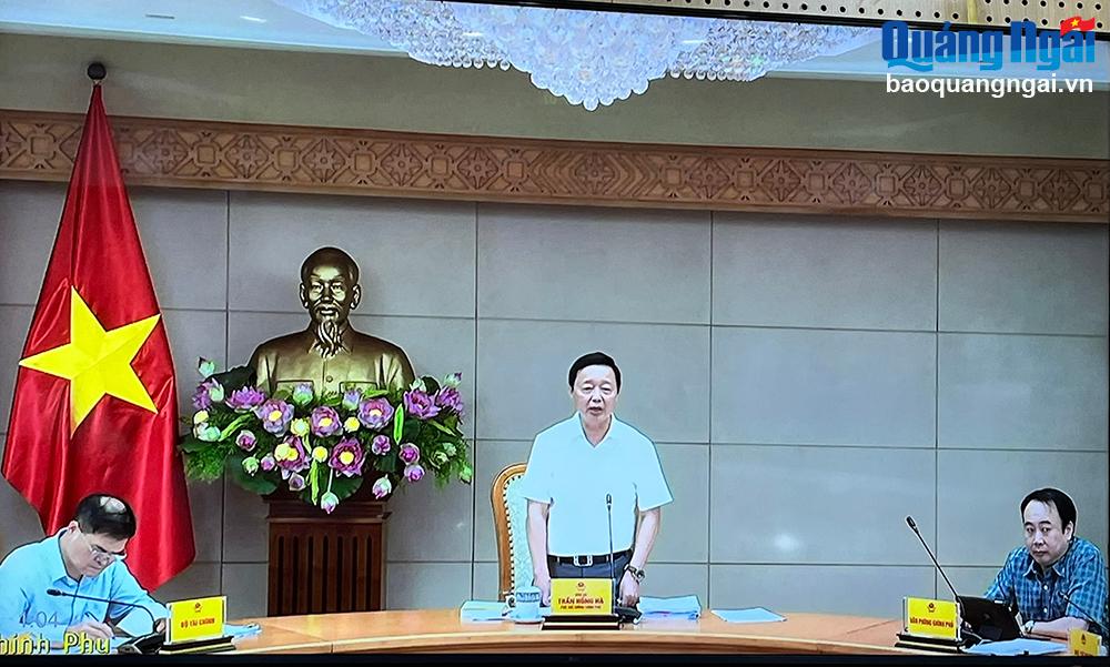 Phó Thủ tướng Chính phủ Trần Hồng Hà phát biểu chỉ đạo tại hội nghị trực tuyến.