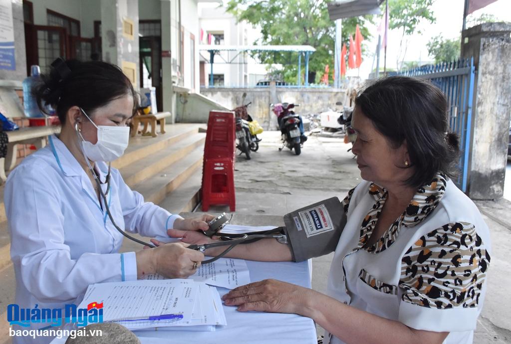 Cán bộ, nhân viên các trạm y tế xã, phường, thị trấn trên địa bàn tỉnh đều có thể đăng ký tham gia vòng thi sơ khảo. 