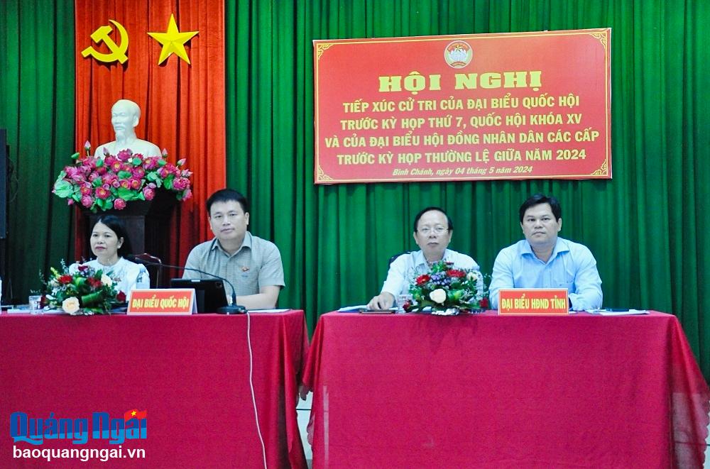 Đoàn ĐBQH tỉnh, đại biểu HĐND tỉnh tiếp xúc cử tri xã Bình Chánh.