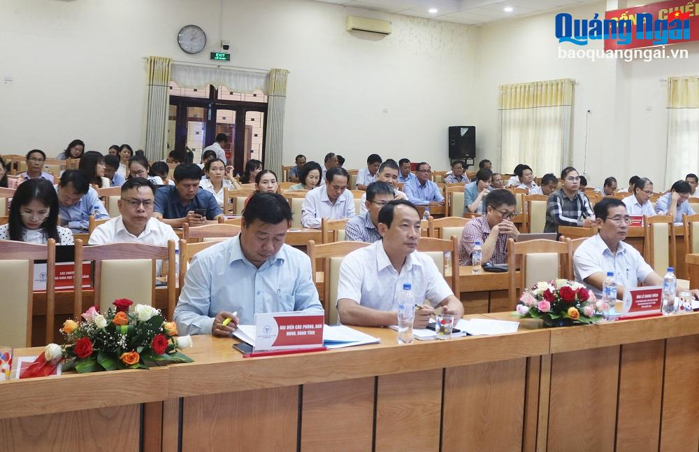 Các đại biểu dự hội thảo.