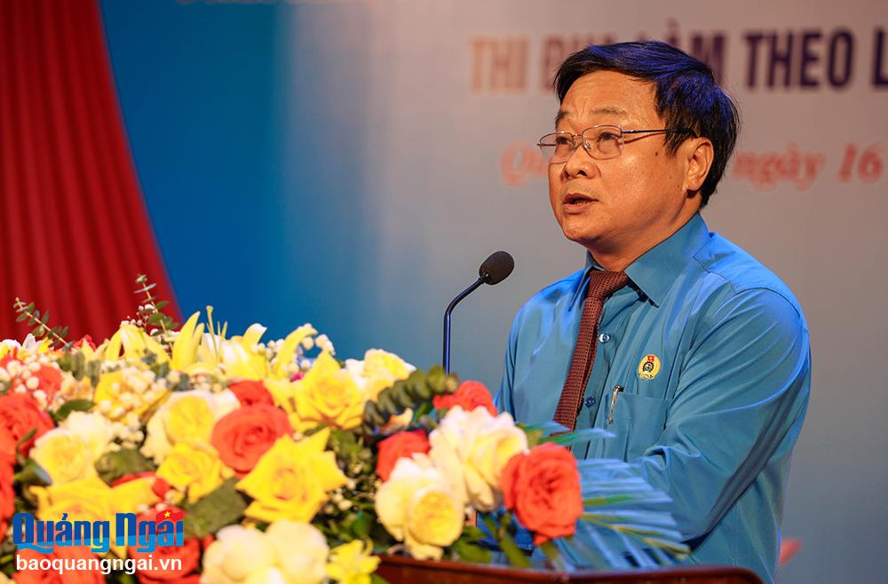 Chủ tịch LĐLĐ tỉnh Nguyễn Phúc Nhân phát biểu khai mạc buổi lễ.