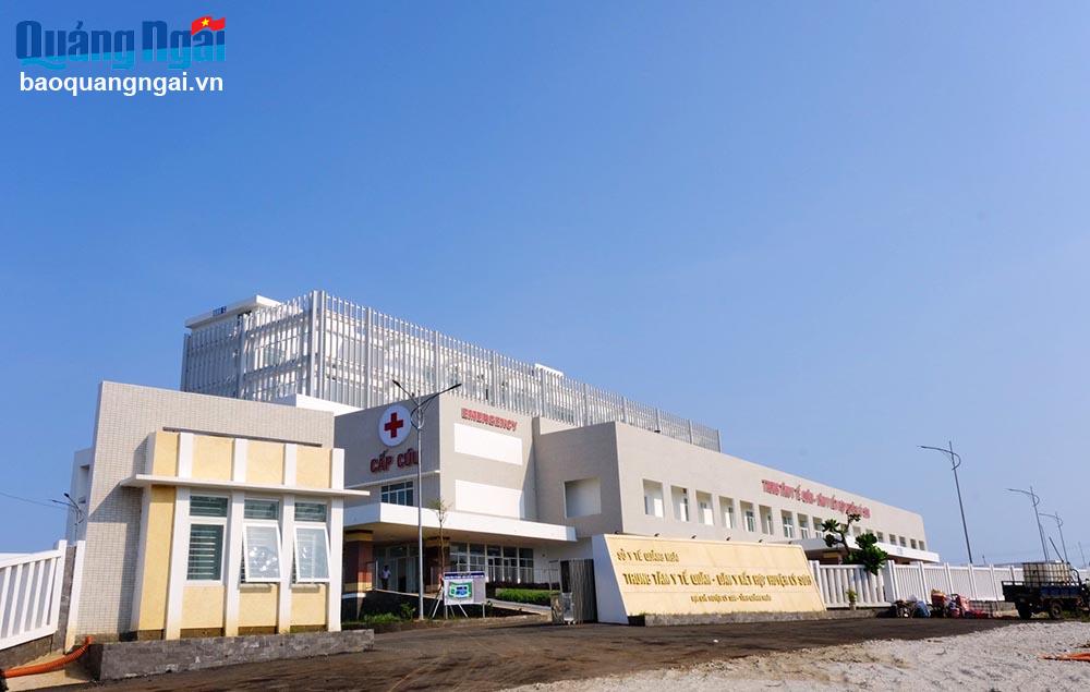 Trung tâm y tế Quân – Dân y kết hợp huyện Lý Sơn vừa hoàn thành đưa vào sử dụng.