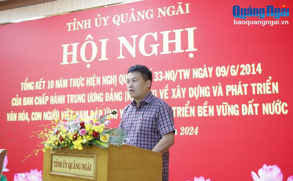Phó Bí thư Thường trực Tỉnh ủy, Trưởng đoàn ĐBQH tỉnh Đặng Ngọc Huy phát biểu chỉ đạo tại hội nghị. 