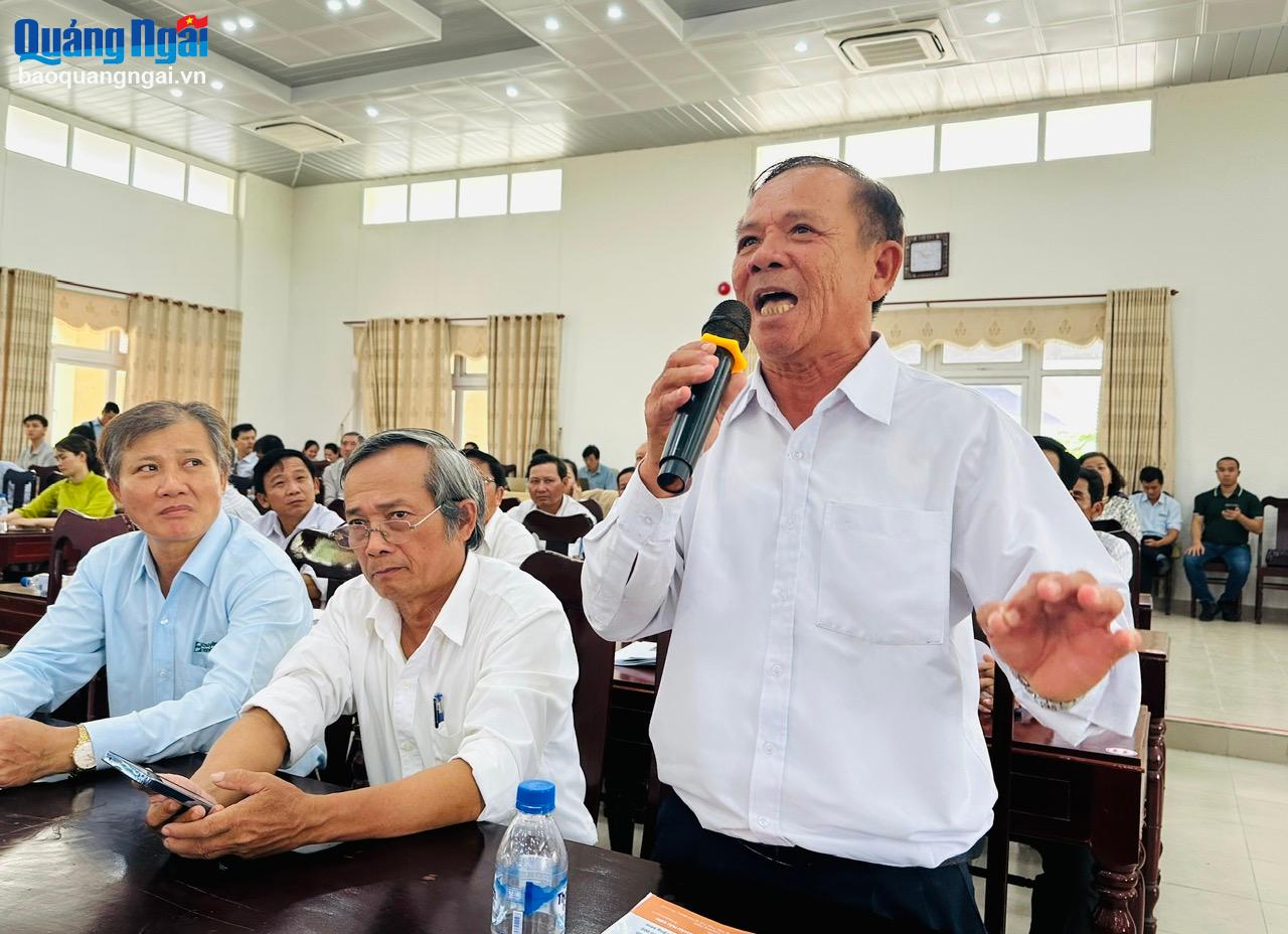 Giám đốc HTX Nông nghiệp Phổ Thuận (TX.Đức Phổ) Phạm Văn Dậy nêu ý kiến tại diễn đàn.