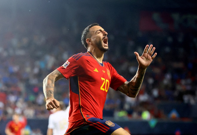 Joselu ghi bàn, đưa Tây Ban Nha lần thứ nhì vào chung kết Nations League sau ba mùa.