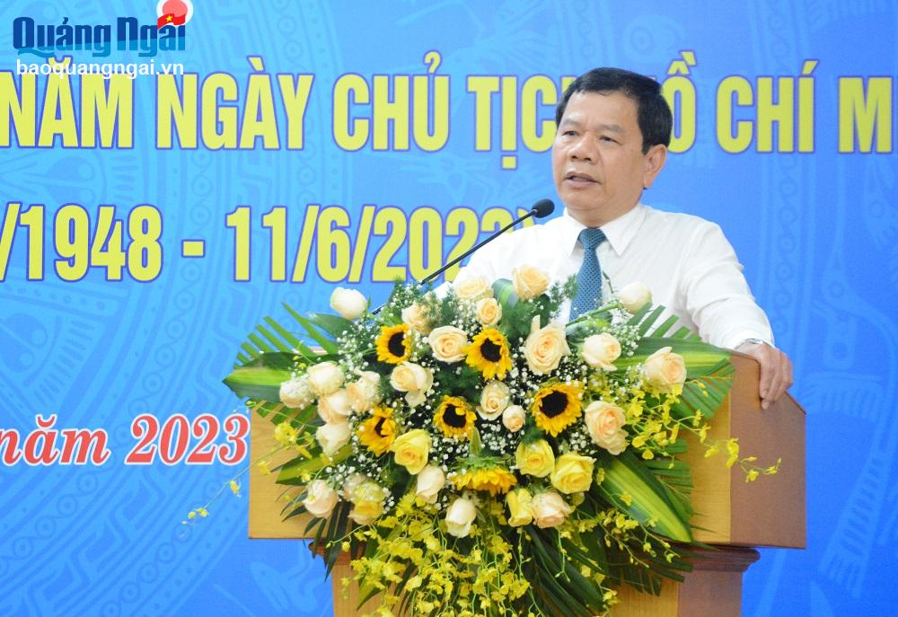 Chủ tịch UBND tỉnh Đặng Văn Minh phát biểu tại hội nghị. 