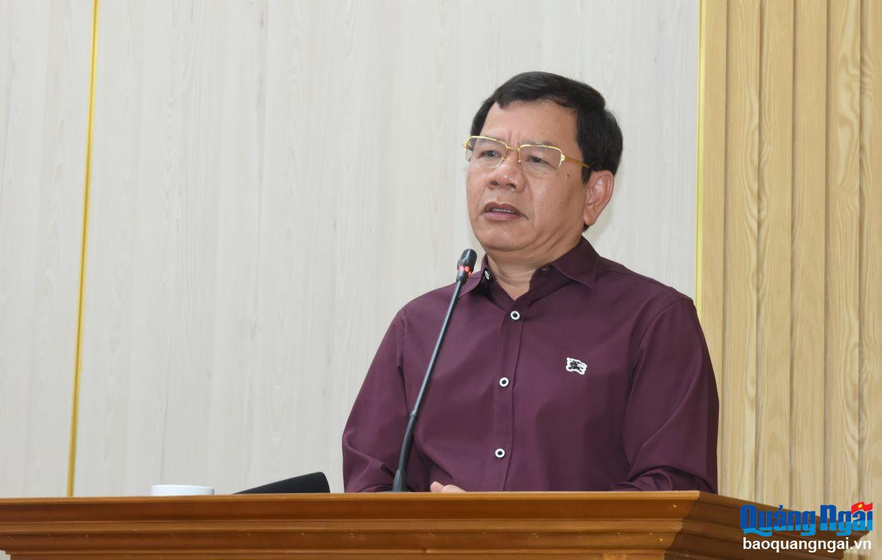 Chủ tịch UBND tỉnh Đặng Văn Minh kết luận cuộc họp.