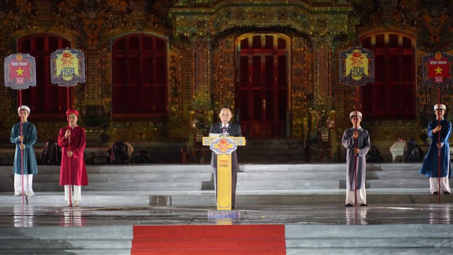 Đồng chí Lê Hoài Trung, Bí thư Trung ương Đảng, Trưởng Ban Đối ngoại Trung ương phát biểu tại Lễ khai mạc Tuần lễ Festival nghệ thuật quốc tế Huế 2024 - Ảnh: VGP/NA