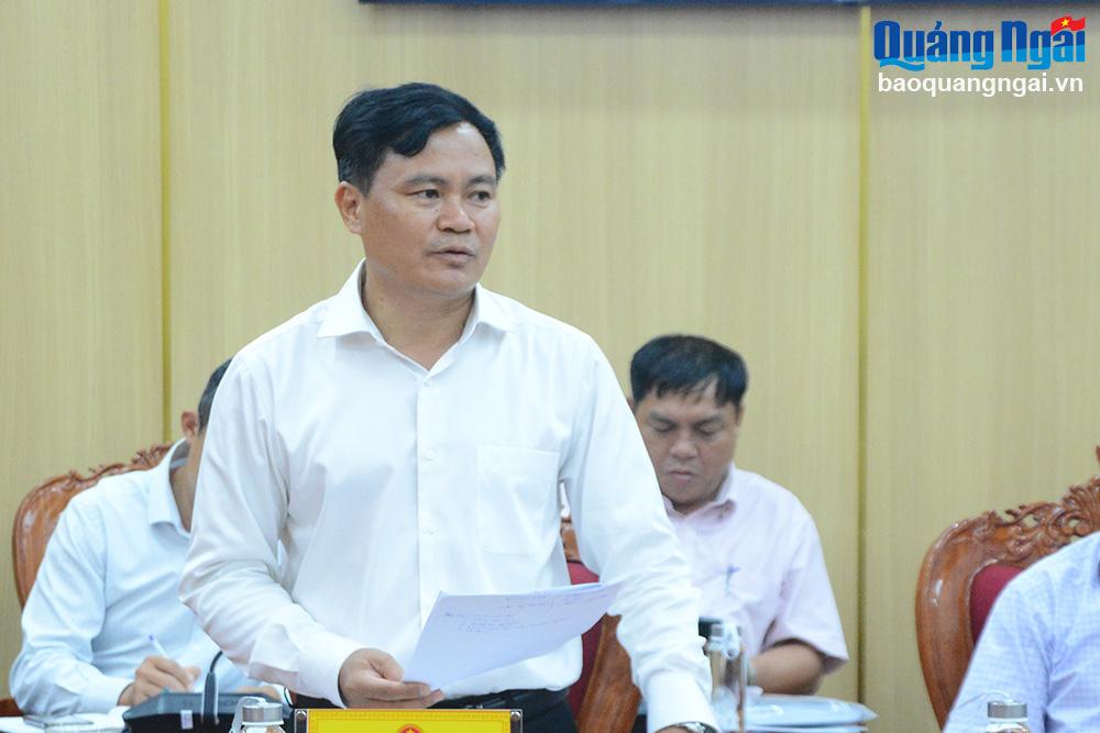 Giám đốc Sở NN&PTNT Hồ Trọng Phương báo cáo tại buổi làm việc. 