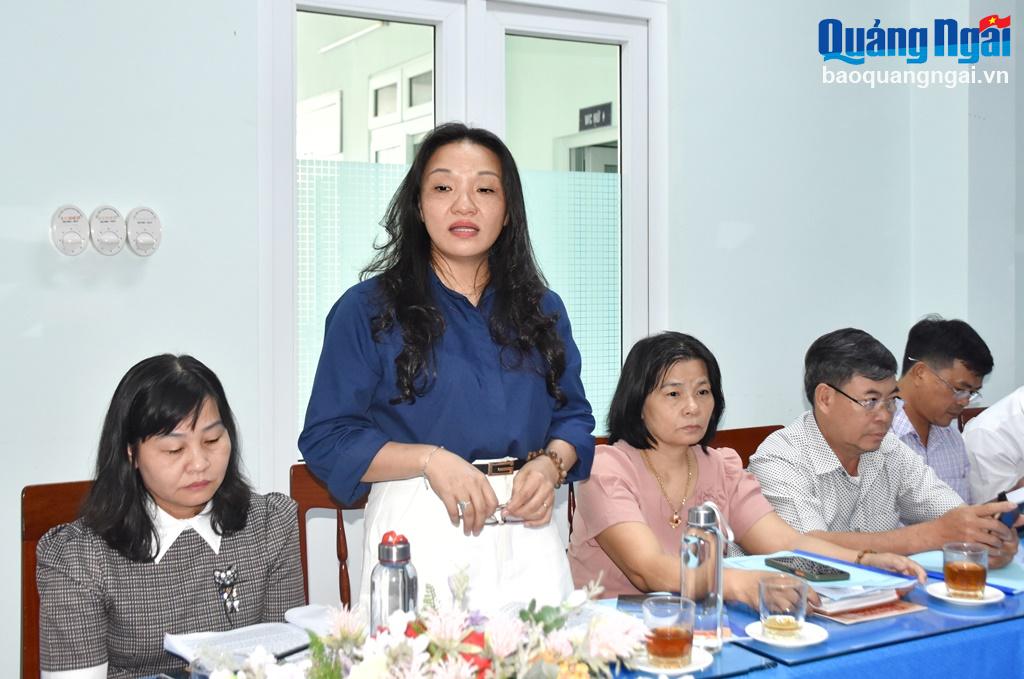 Đại diện lãnh đạo Hội Nông dân huyện Minh Long phát biểu tại hội nghị.