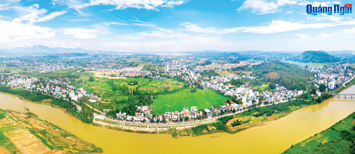 Khu vực phía bắc sông Trà Khúc, phường Trương Quang Trọng (TP.Quảng Ngãi) ngày càng phát triển.   		Ảnh: B.T.TRUNG