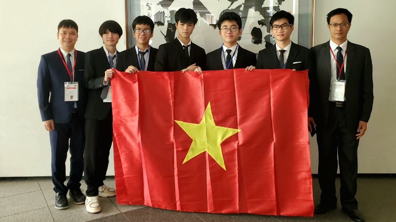 Việt Nam đoạt 5 huy chương Olympic Vật lý quốc tế năm 2023