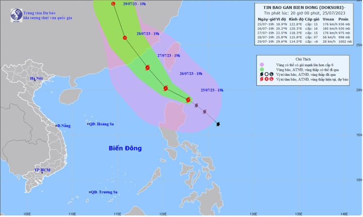 Bão Doksuri giật trên cấp 17 ở vùng biển phía Đông Bắc Philippines, tiếp tục mạnh thêm