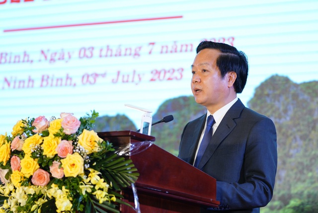 Phó Bí thư Tỉnh ủy, Chủ tịch UBND tỉnh Ninh Bình Phạm Quang Ngọc phát biểu tại Hội nghị. Ảnh: BTC
