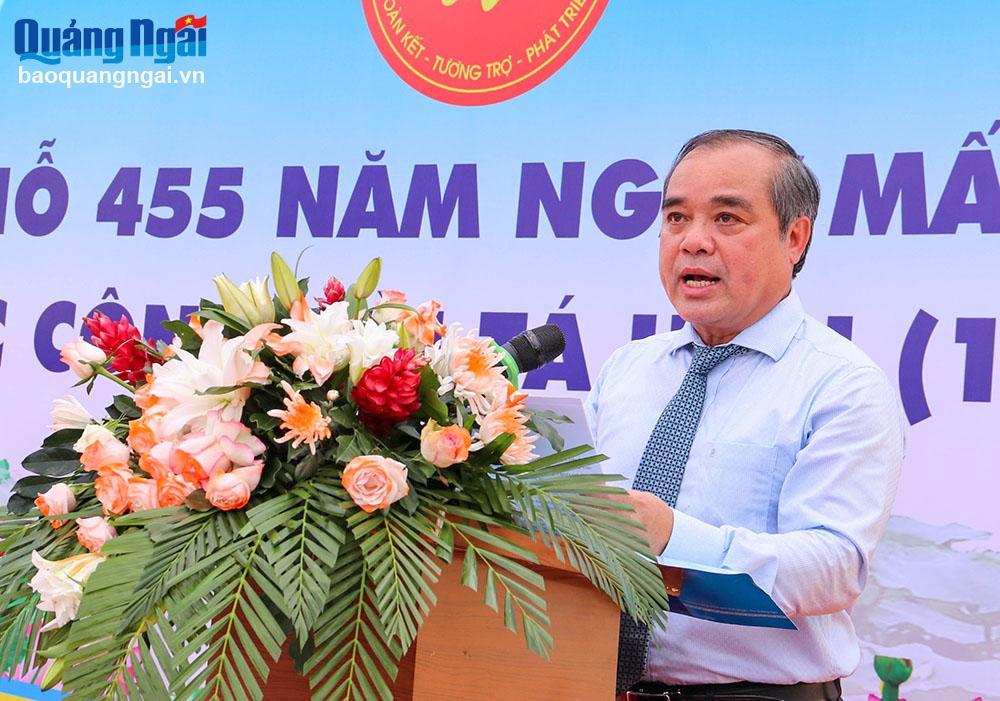 Phó Chủ tịch Thường trực UBND tỉnh Trần Hoàng Tuấn phát biểu tại buổi lễ.