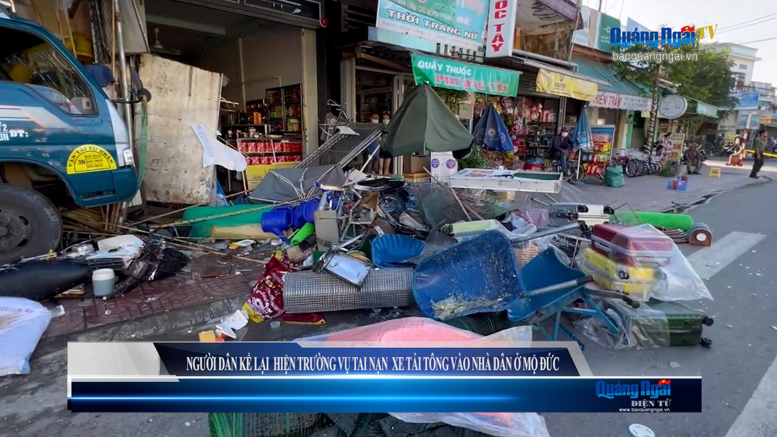 Video: Người dân kể lại hiện trường vụ xe tải tông vào nhà dân