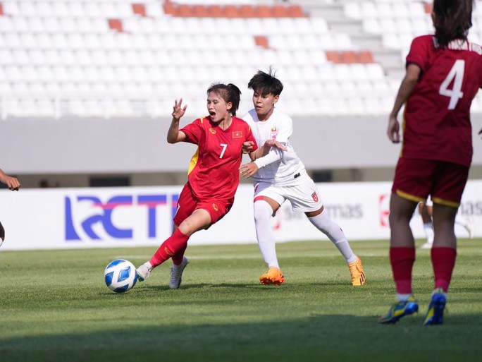 Việt Nam giành chiến thắng 2-1 trước Myanmar 