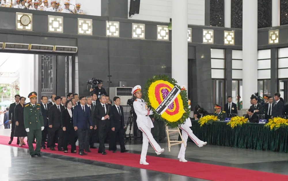 Đoàn Khánh Hòa viếng Tổng Bí thư Nguyễn Phú Trọng.