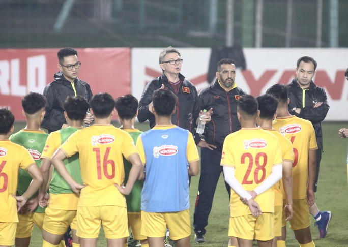 HLV Philippe Troussier lên danh sách tập trung đội tuyển U23 Việt Nam