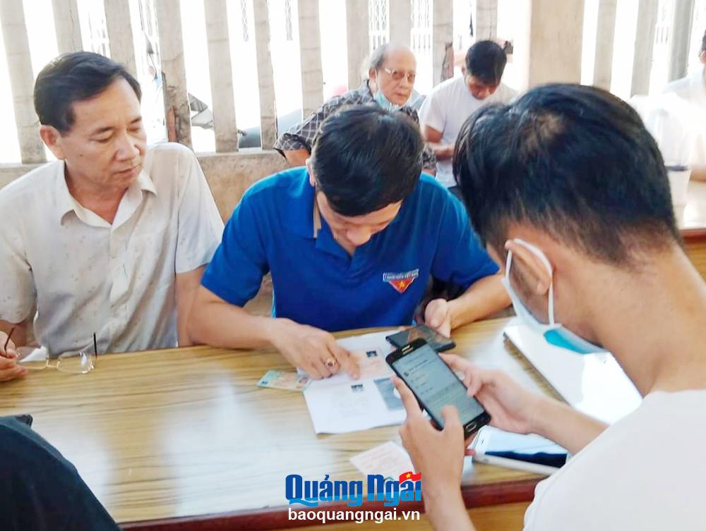 Đảng bộ thành phố Quảng Ngãi: Triển khai hiệu quả phần mềm “Sổ tay đảng viên điện tử”