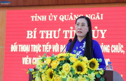 Bí thư Tỉnh ủy Bùi Thị Quỳnh Vân đối thoại với cán bộ, nhân dân huyện Trà Bồng