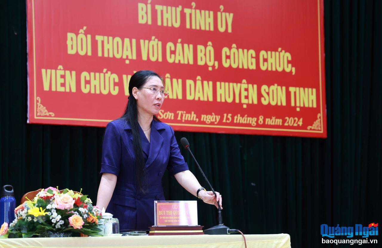 Ủy viên Trung ương Đảng, Bí thư Tỉnh ủy, Chủ tịch HĐND tỉnh Bùi Thị Quỳnh Vân chủ trì buổi đối thoại.