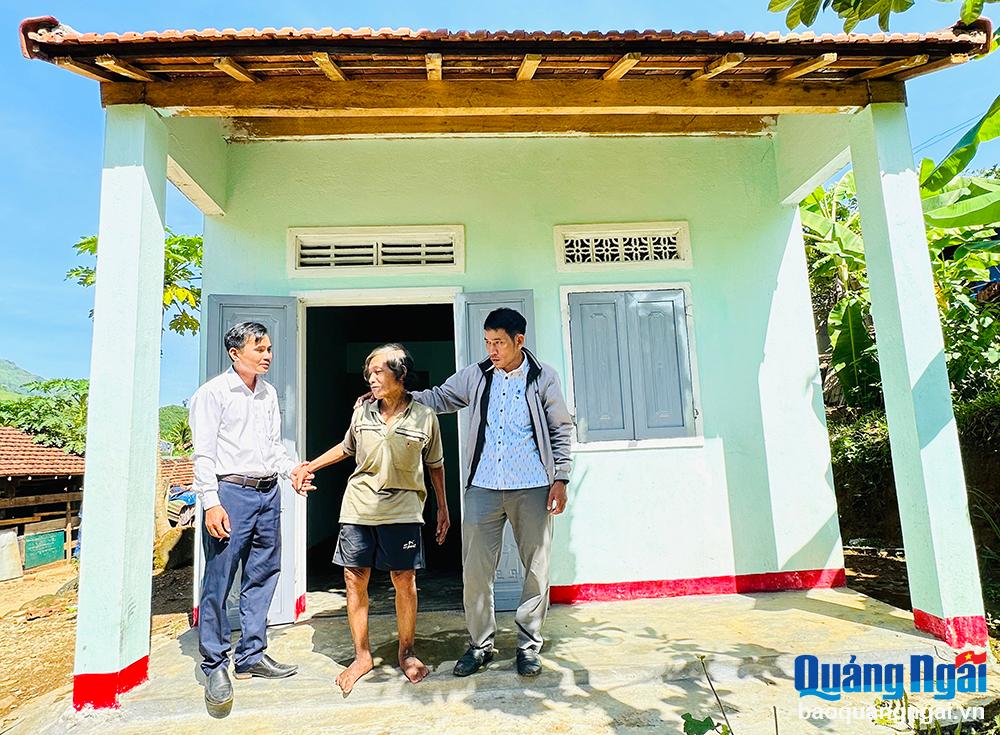 Ngôi nhà mới của gia đình ông Hồ Văn Sơn, ở thôn Băng, xã Trà Hiệp (Trà Bồng).  