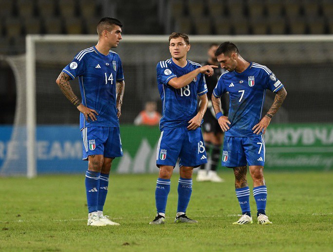 Sự thất vọng của các cầu thủ Ý.