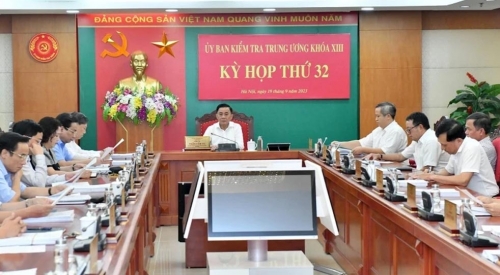 Đề nghị Bộ Chính trị, Ban Bí thư xem xét, thi hành kỷ luật Ban Thường vụ Tỉnh ủy Quảng Ninh nhiệm kỳ 2015-2020 và 7 đồng chí
