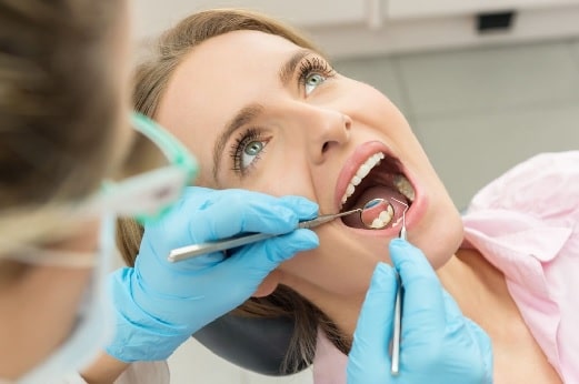 Bọc răng sứ thẩm mỹ tại nha khoa thông minh Auris 