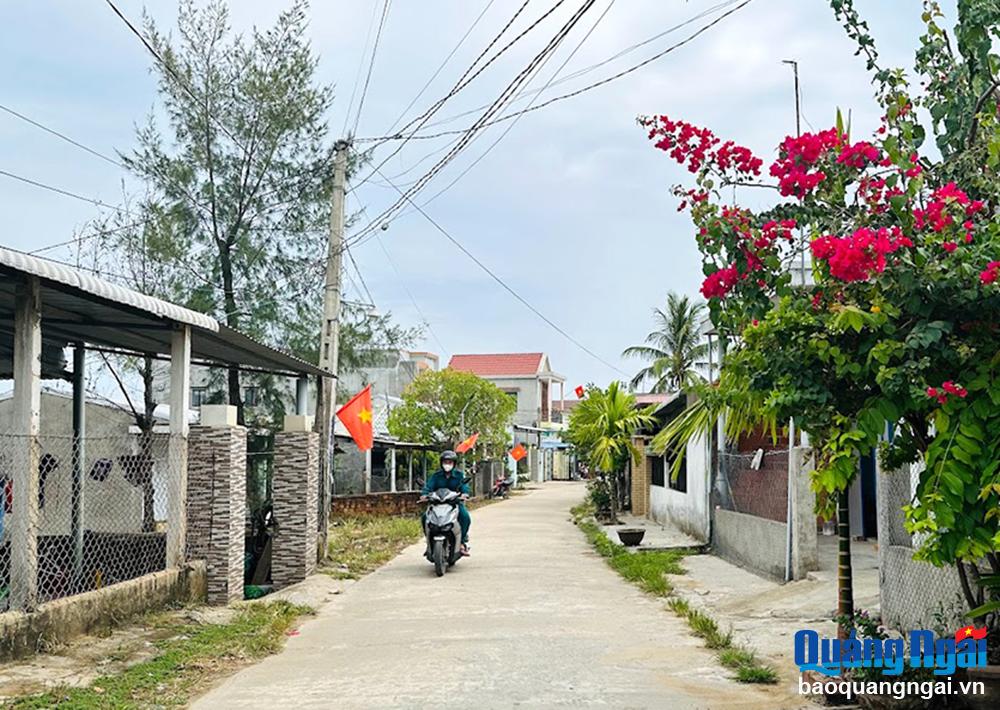 Đường giao thông nông thôn ở xã Bình Thuận. 