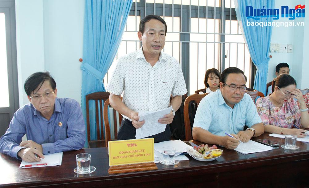 Trưởng ban Pháp chế HĐND tỉnh Nguyễn Mạnh Thắng phát biểu tại buổi làm việc
