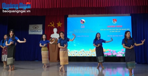Thắt chặt tình đoàn kết giữa sinh viên Quảng Ngãi và sinh viên Lào