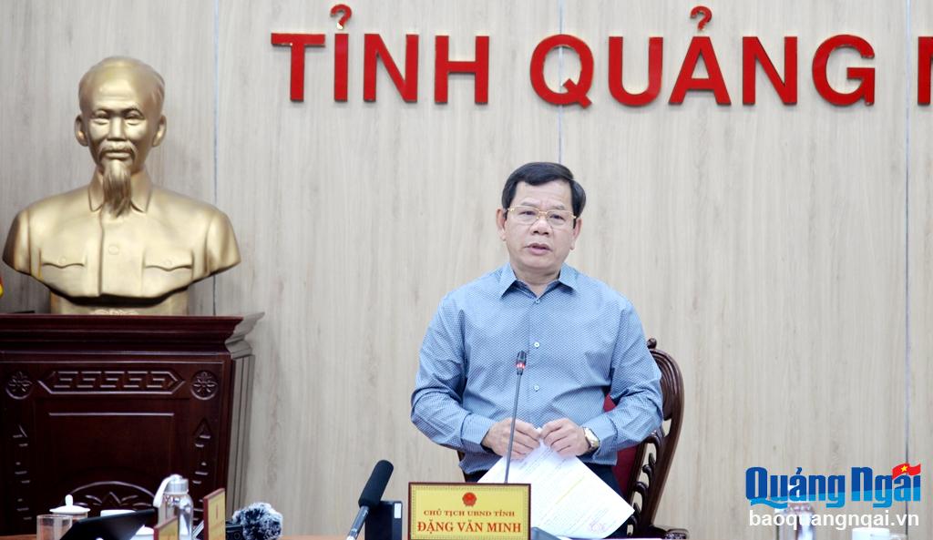 Chủ tịch UBND tỉnh Đặng Văn Minh phát biểu kết luận cuộc họp.