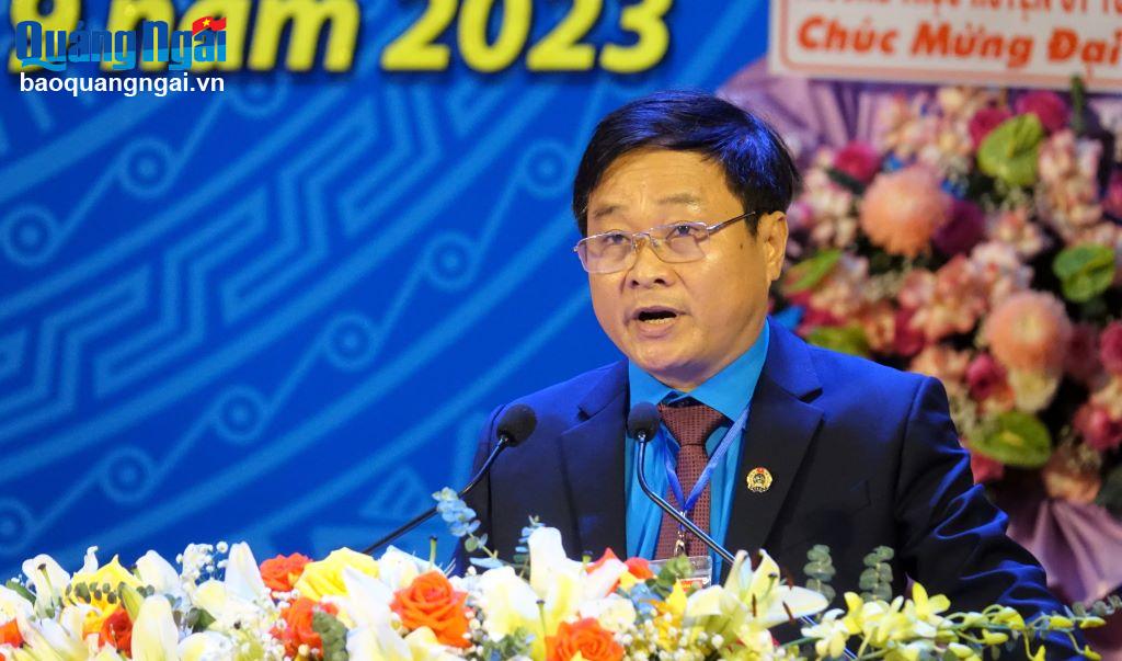 Chủ tịch LĐLĐ tỉnh Nguyễn Phúc Nhân phát biểu khai mạc Đại hội.