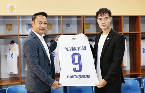 CLB Nam Định chính thức có Văn Toàn