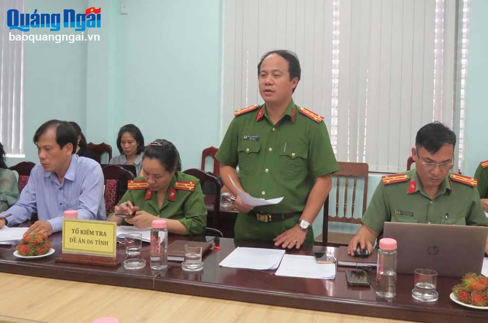 Đại tá Hoàng Anh Tuấn - Phó Giám đốc Công an tỉnh phát biểu tại buổi kiểm tra.