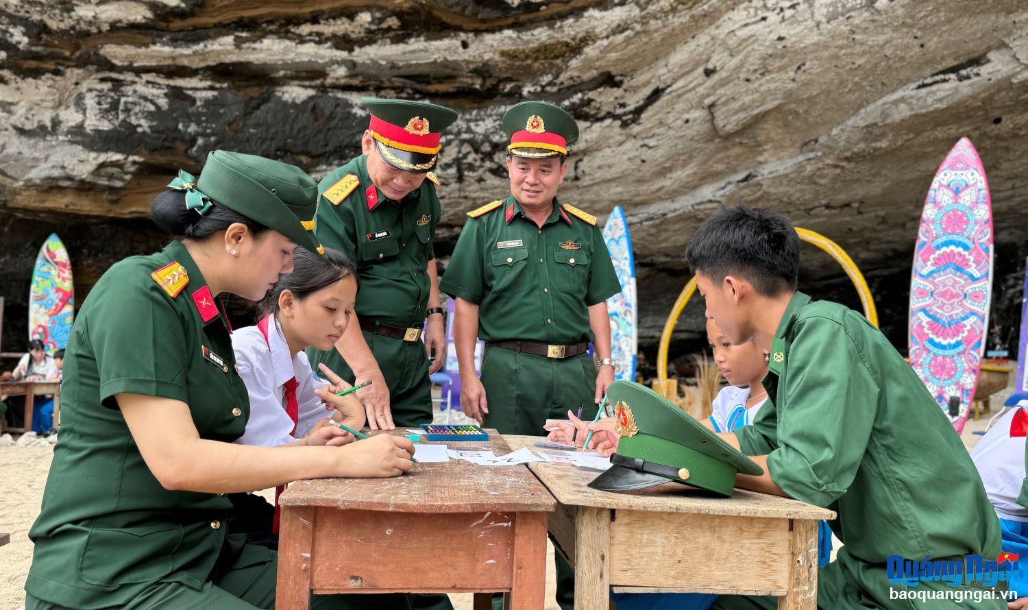 Chương trình “Lời em muốn nói” nằm trong khuôn khổ chương trình “Trăng thu biên cương” kết hợp thực hiện chương trình “Cảnh sát biển đồng hành với ngư dân”, do Trung tâm Phát thanh-Truyền hình Quân đội phối hợp với Bộ Tư lệnh Vùng Cảnh sát biển 2 và Ban Dân vận Tỉnh ủy Quảng Ngãi tổ chức thực hiện tại huyện Lý Sơn.