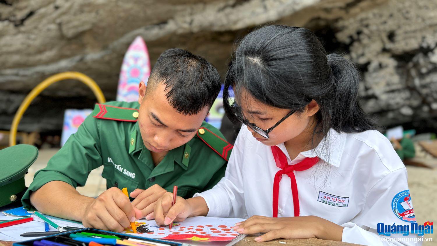 “Lời em muốn nói”- ước mơ của trẻ qua tranh vẽ