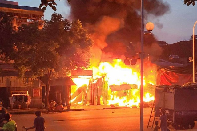 Cháy nhà ở Hà Nội, 3 mẹ con thiệt mạng
