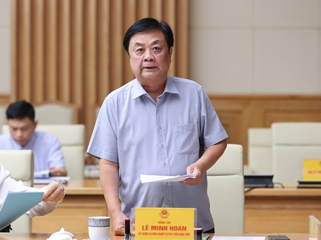 Bộ trưởng Bộ Nông nghiệp và Phát triển nông thôn Lê Minh Hoan báo cáo tại Hội nghị - Ảnh: VGP/Nhật Bắc
