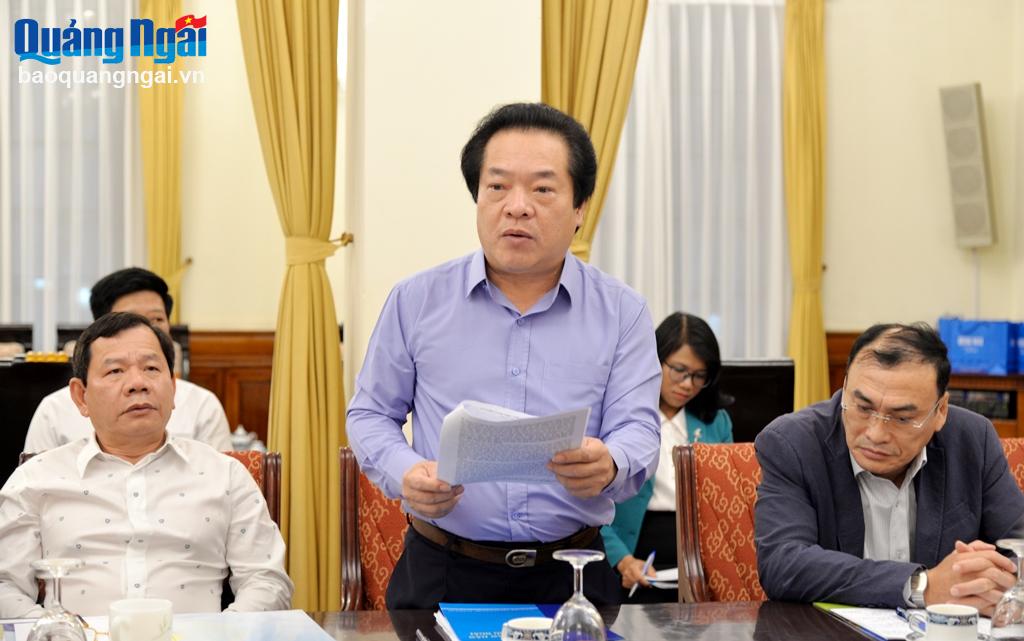 Phó Chủ tịch UBND tỉnh Võ Phiên báo cáo tóm tắt công tác đối ngoại của tỉnh trong thời gian qua.