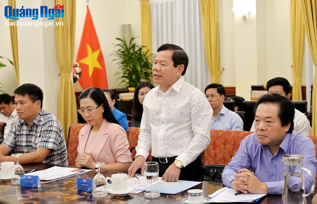 Chủ tịch UBND tỉnh Đặng Văn Minh phát biểu tại buổi làm việc.