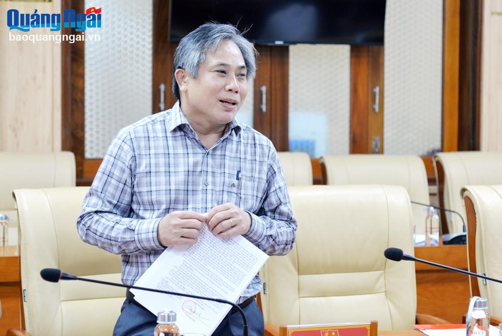 Trưởng ban Tổ chức Tỉnh ủy Lữ Ngọc Bình phát biểu tại cuộc họp.