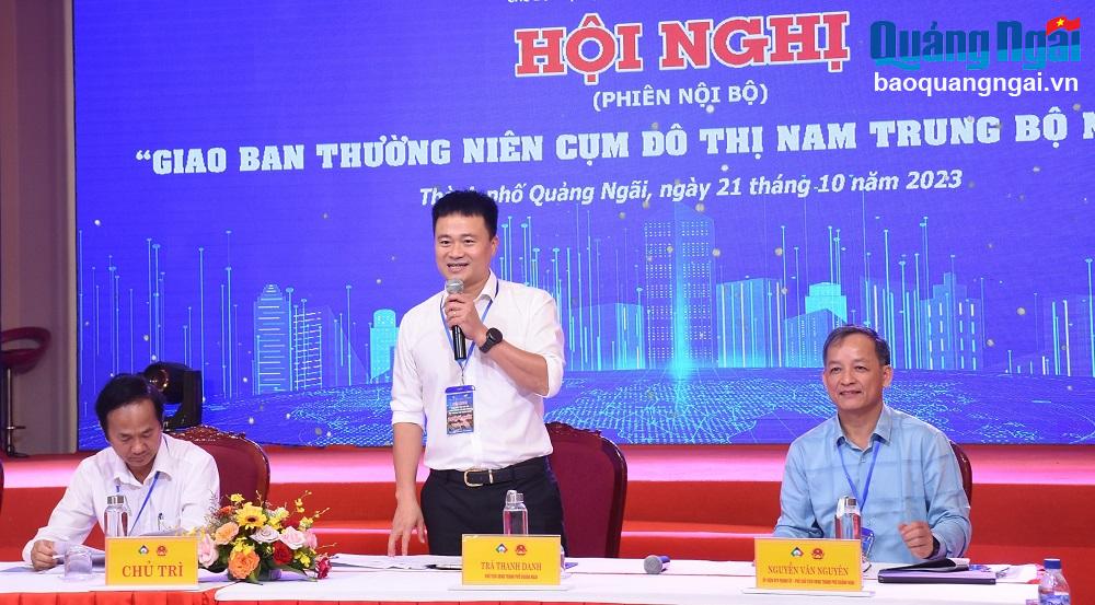 Lãnh đạo TP.Quảng Ngãi chủ trì hội nghị. 