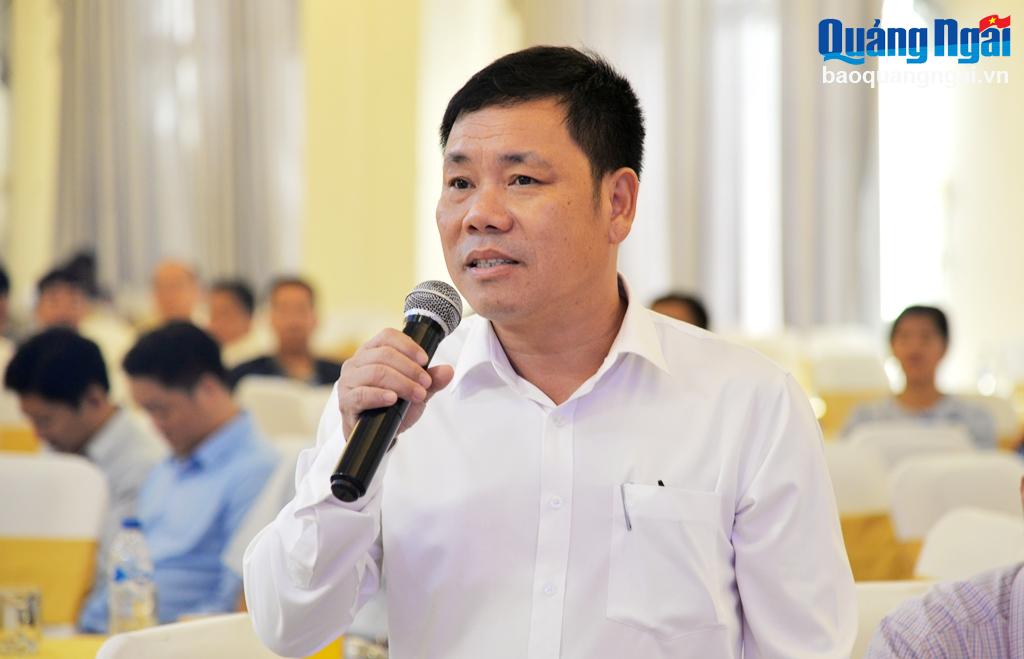 Giám đốc Sở KH&ĐT Nguyễn Văn Trọng giải đáp một số vấn đề tại hội nghị.